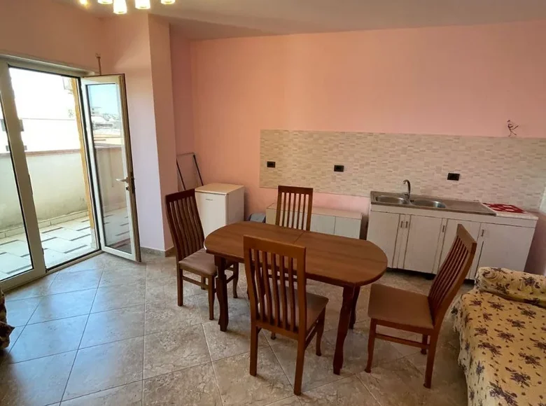 Mieszkanie 3 pokoi 145 m² Durres, Albania