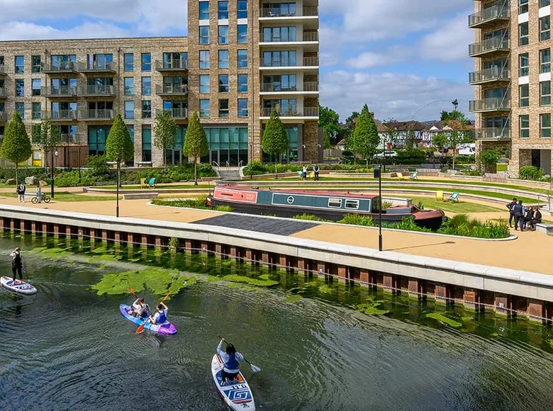 2 bedroom apartment 64 m² London, United Kingdom