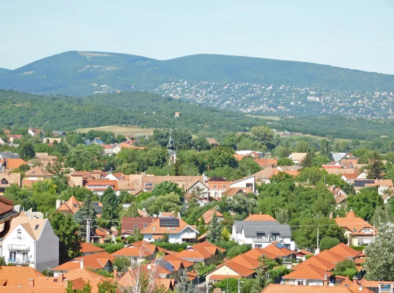 Land 1 077 m² Pomaz, Hungary