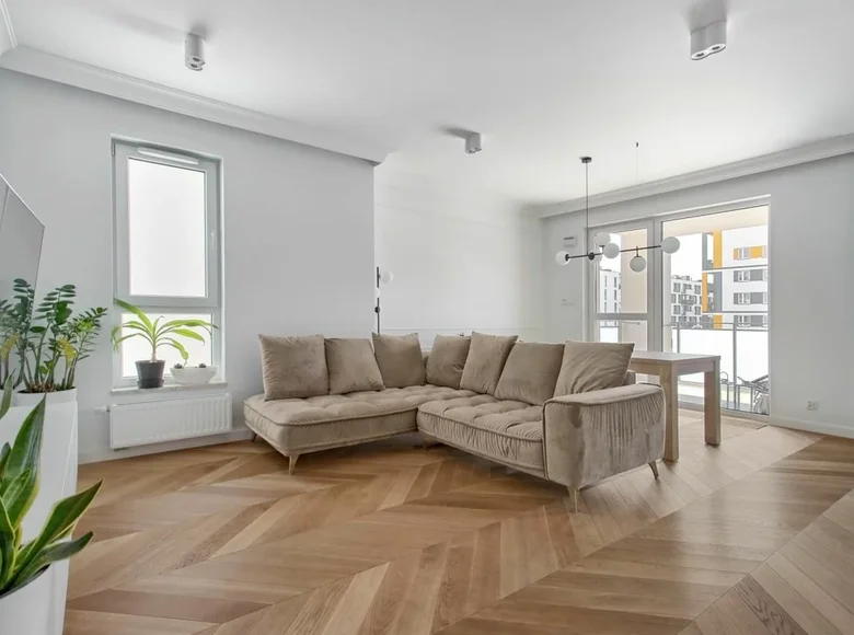 Mieszkanie 3 pokoi 77 m² Warszawa, Polska