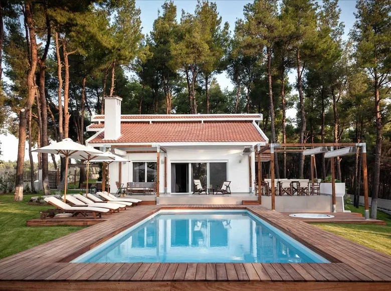 5 bedroom villa 330 m² Municipality of Kassandra, Greece