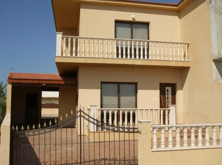 Dom 4 pokoi 180 m² Pervolia, Cyprus