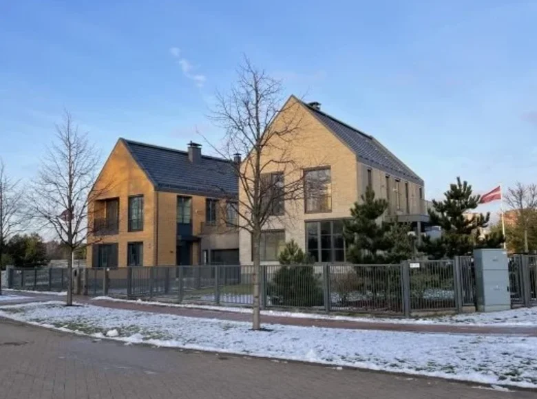 Вилла 5 спален 251 м² Рига, Латвия