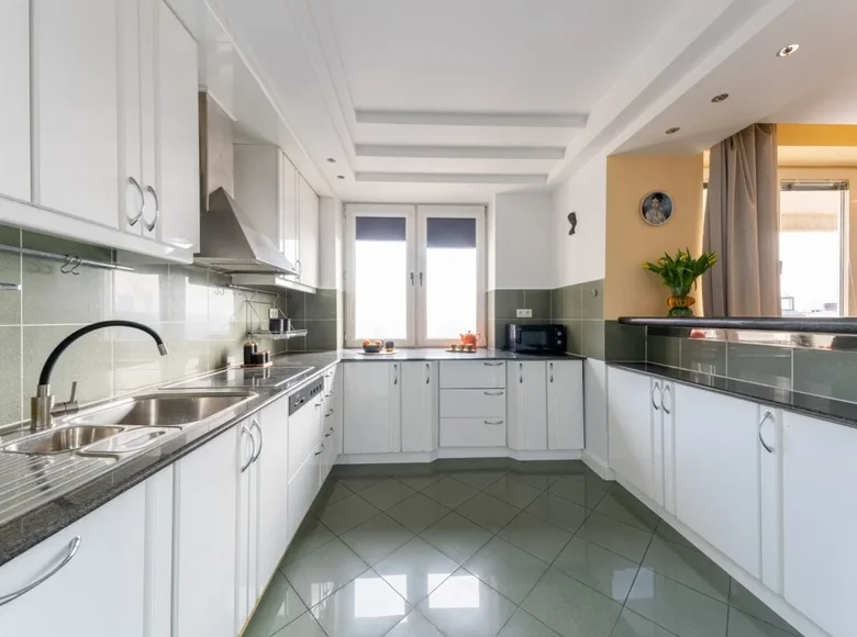 Квартира 3 комнаты 90 м² в Варшаве, Польша