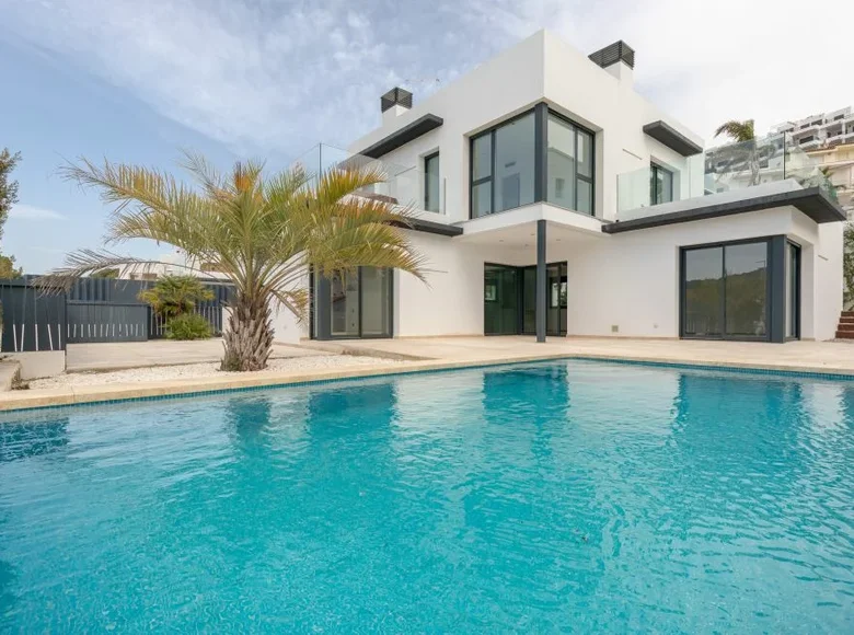 3 bedroom villa 245 m² Sant Pere Pescador, Spain