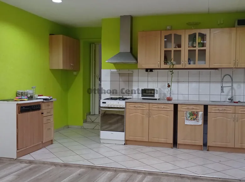 Dom 2 pokoi 85 m² Nagyvenyim, Węgry