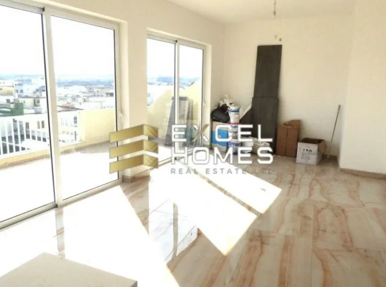 Attique 3 chambres  Qormi, Malte