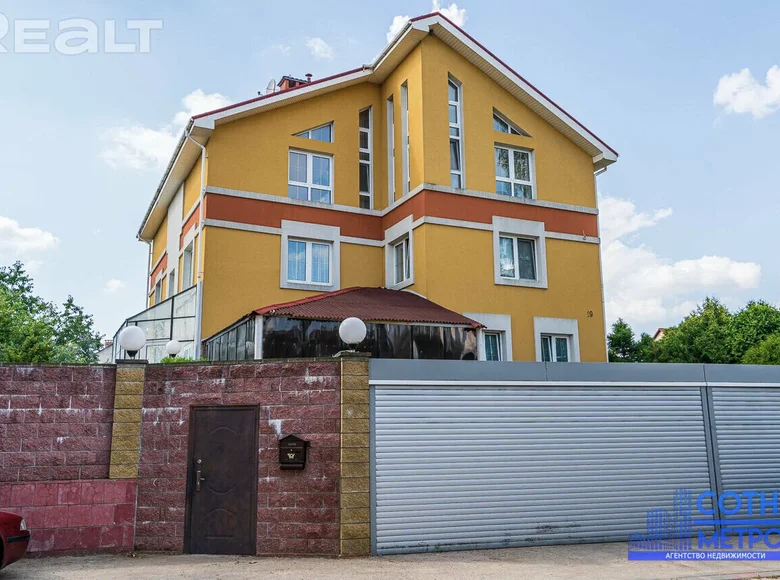 Cottage 667 m² Borovlyany, Belarus