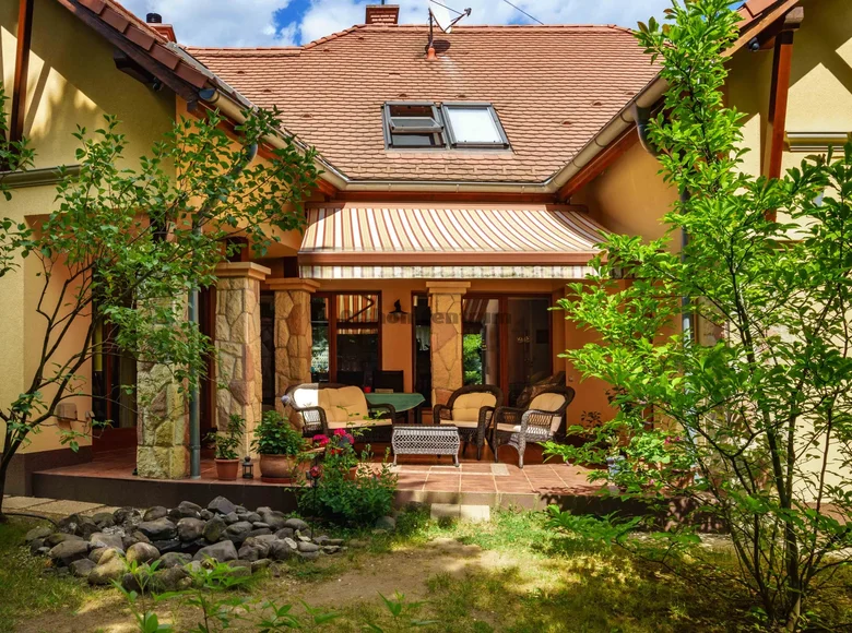 7 room house 290 m² Veresegyhaz, Hungary