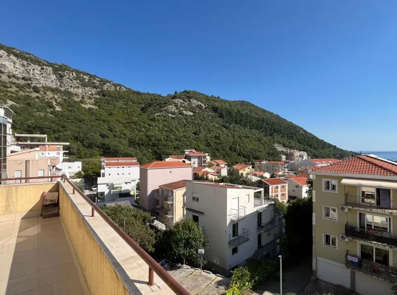 2 bedroom apartment 100 m² Budva, Montenegro
