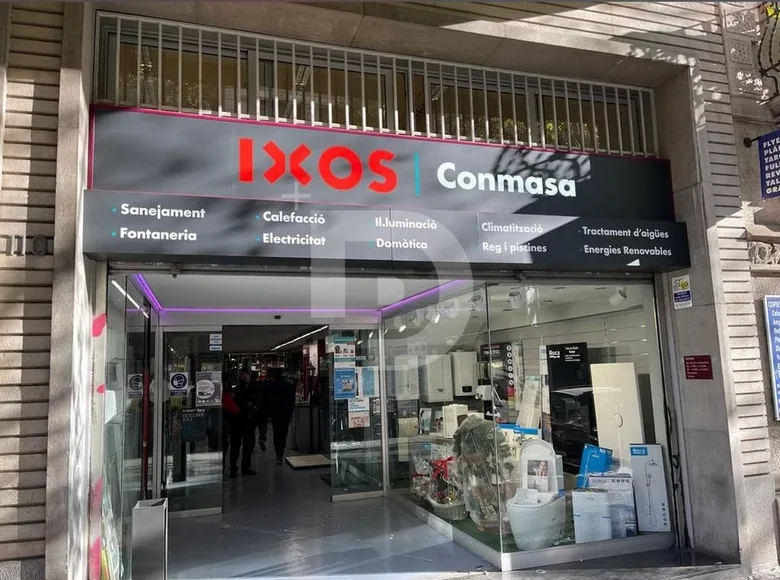 Tienda 854 m² en España, España