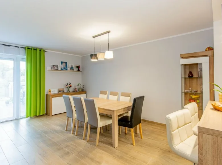 Apartamento 112 m² Biedrusko, Polonia