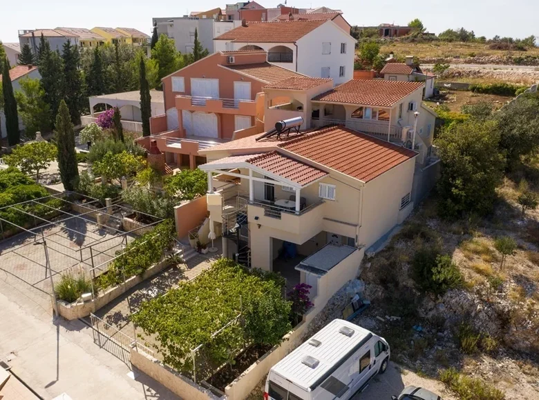 Villa 395 m², Tous les pays