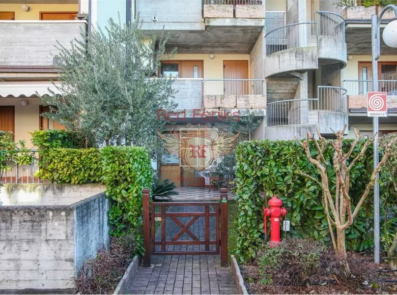 Квартира 3 комнаты 95 м² Desenzano del Garda, Италия