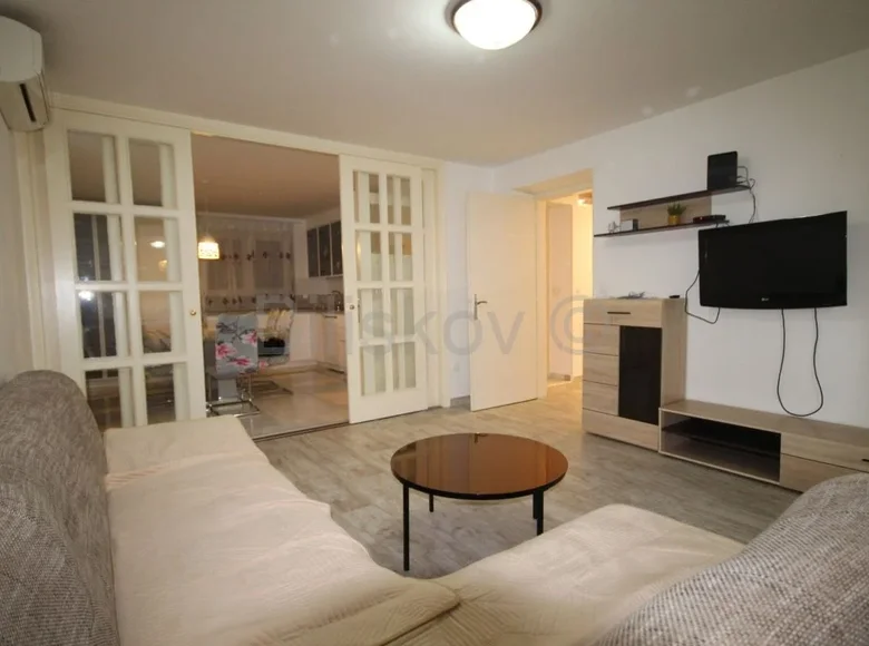 Mieszkanie 3 pokoi 69 m² Grad Split, Chorwacja