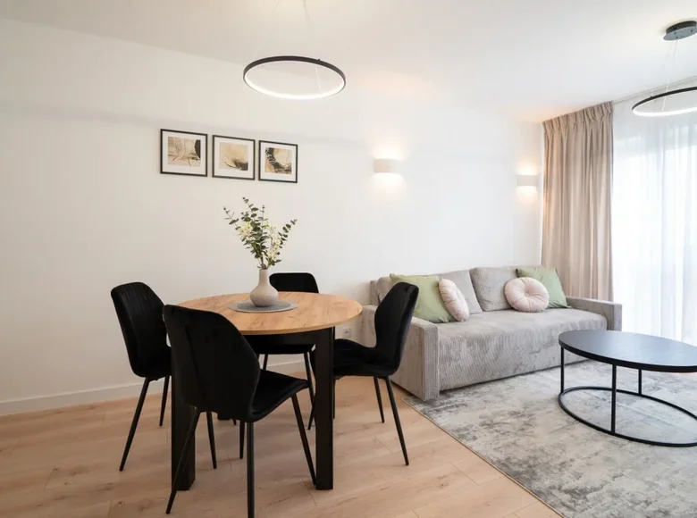 2 room apartment 42 m² Warsaw, Poland
