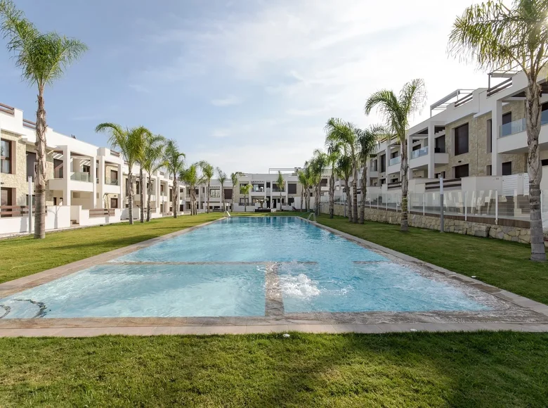 Bungalow z 2 sypialniami 63 m² Torrevieja, Hiszpania