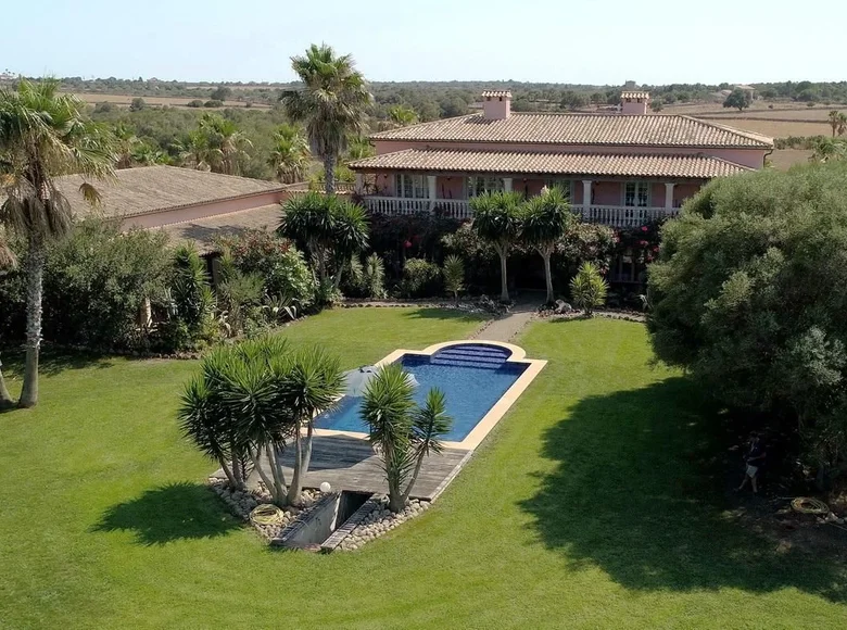 Villa 8 bedrooms 950 m² Santa Margalida, Spain