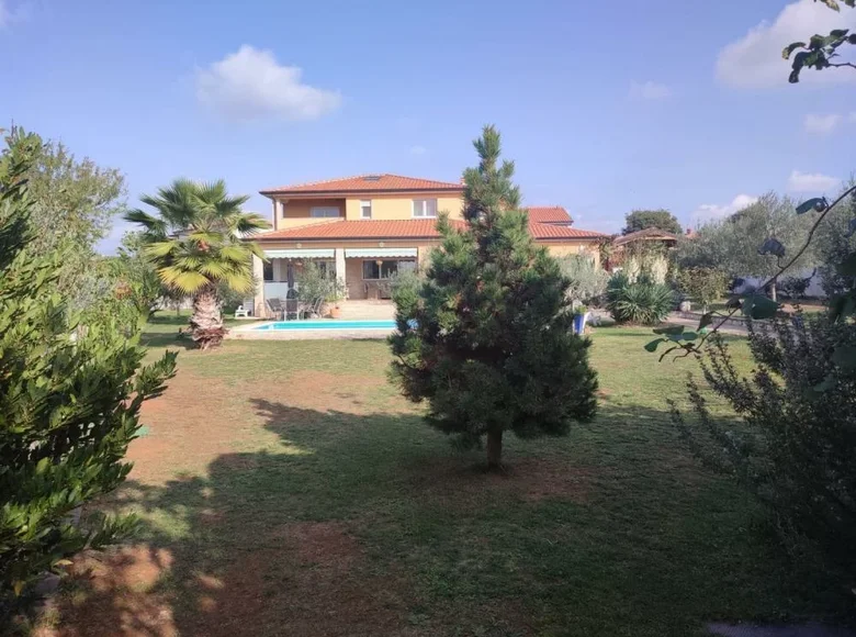 3-Schlafzimmer-Villa 242 m² Vinkuran, Kroatien