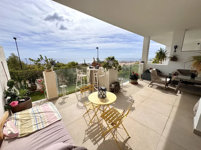 Mieszkanie 2 pokoi 78 m² Benalmadena, Hiszpania