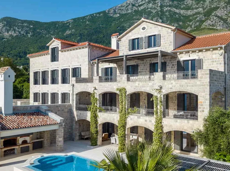7-Schlafzimmer-Villa 554 m² Risan, Montenegro
