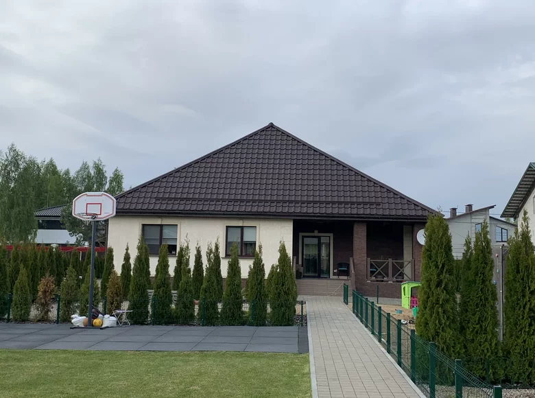 Dom 230 m² Kalodishchy, Białoruś