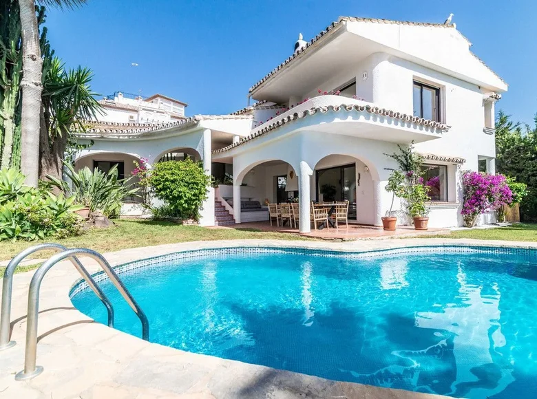 Вилла 4 спальни  San Pedro Alcantara, Испания