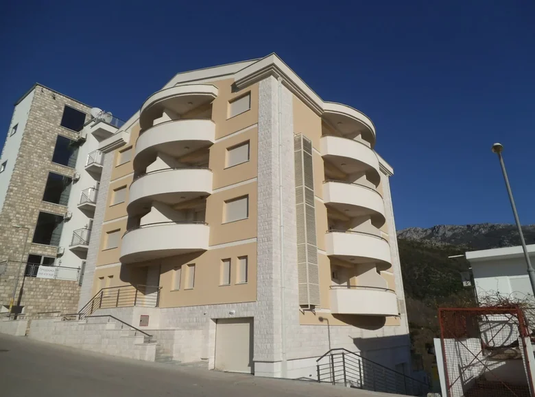 Maison 1 521 m² Becici, Monténégro