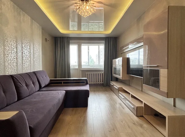 Mieszkanie 3 pokoi 63 m² Mińsk, Białoruś