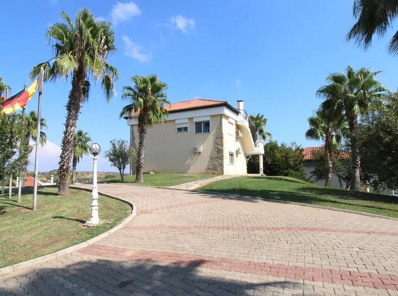 4 bedroom Villa 235 m² Serik, Turkey