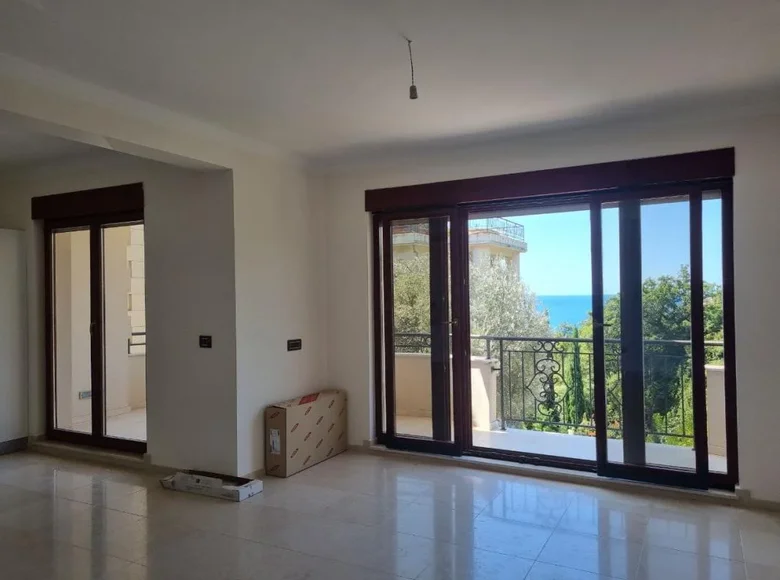 Mieszkanie 2 pokoi 88 m² Petrovac, Czarnogóra