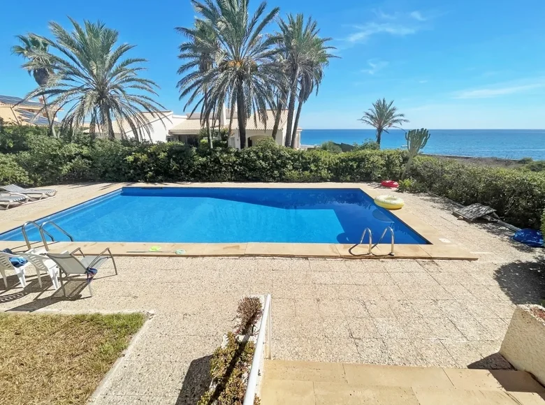 Villa de 4 dormitorios 196 m² Orihuela, Španjolska
