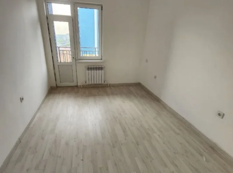 Kvartira 3 xonalar 75 m² Toshkentda