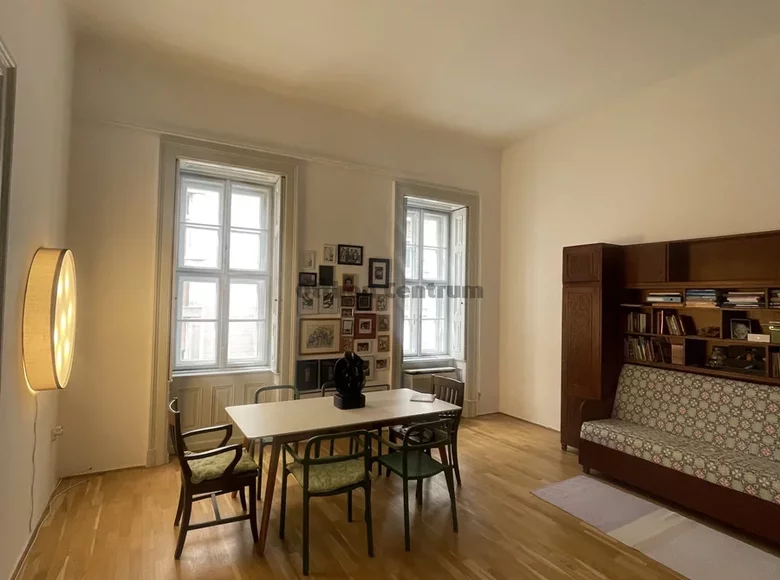 Mieszkanie 2 pokoi 79 m² Budapeszt, Węgry