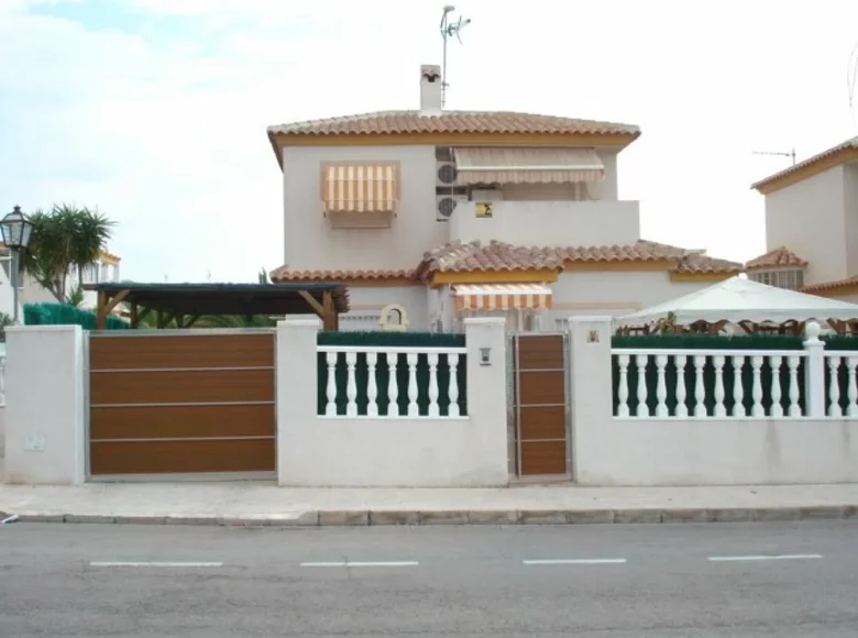 3 bedroom villa 160 m² Torrevieja, Spain