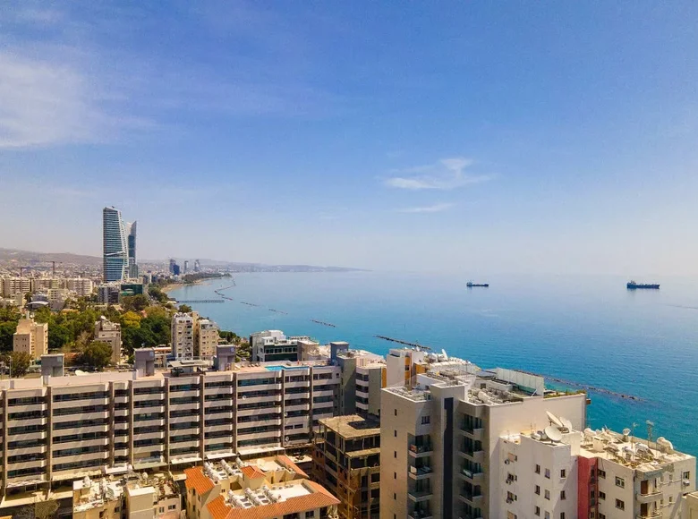 Mieszkanie 2 pokoi 116 m² Limassol, Cyprus