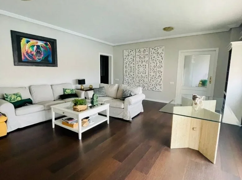 Квартира 3 спальни 135 м² Ижевск, Россия