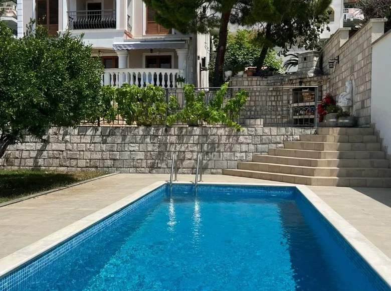 Haus 366 m² Montenegro, Montenegro