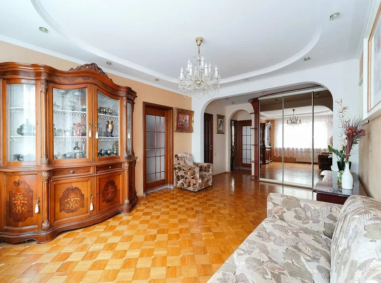 Apartamento 4 habitaciones 77 m² Minsk, Bielorrusia