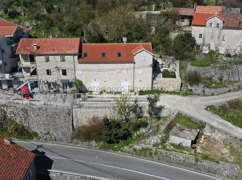 Haus 4 Schlafzimmer 320 m² Bijela, Montenegro