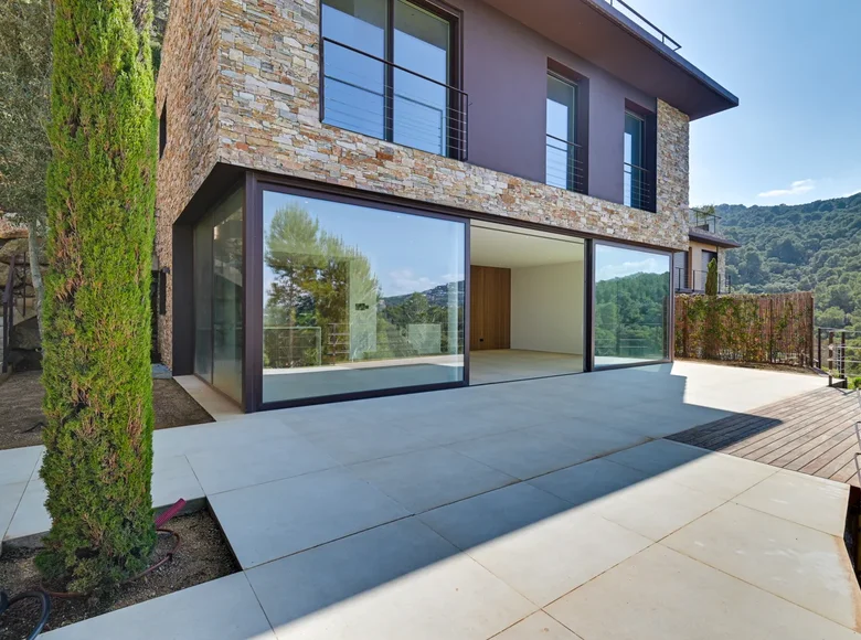 4-Schlafzimmer-Villa 329 m² Begur, Spanien