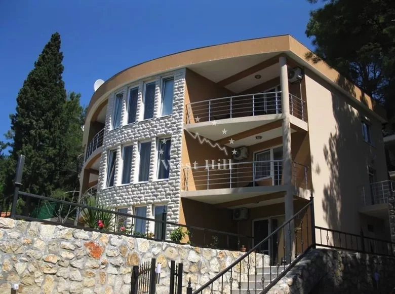 Casa 5 habitaciones 420 m² Bar, Montenegro