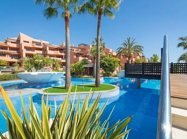 2 bedroom apartment 96 m² Estepona, Spain