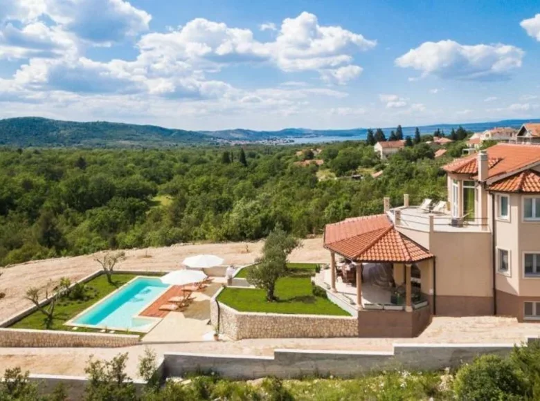 Villa de 4 dormitorios 239 m² Sibenik, Croacia