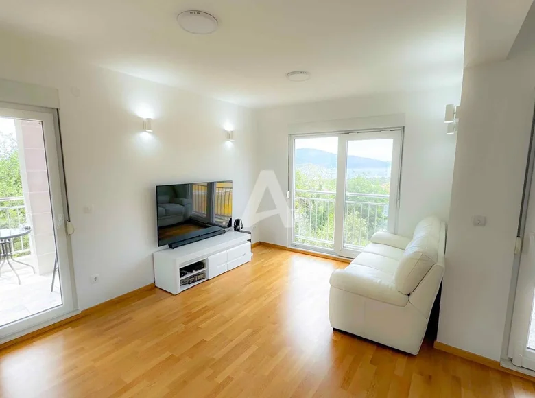 Apartamento 2 habitaciones 72 m² Tivat, Montenegro