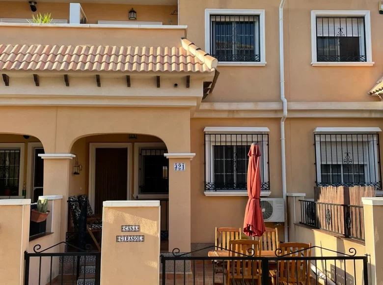 Szeregowiec 3 pokoi 76 m² Orihuela, Hiszpania