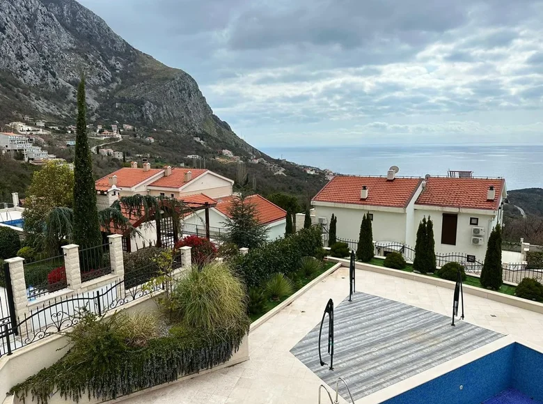 Villa 4 chambres 360 m² Budva, Monténégro