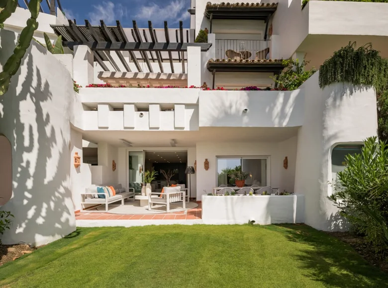 Квартира 3 спальни 140 м² Estepona, Испания