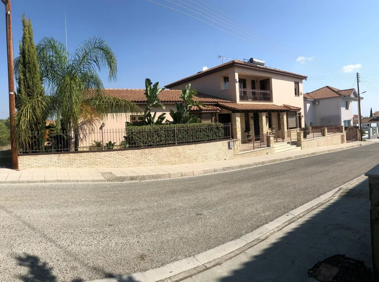 Villa de 4 dormitorios 350 m² Episkopi, Chipre