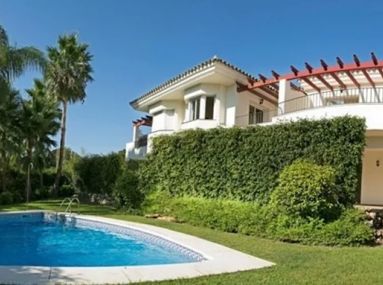 Szeregowiec 3 pokoi 180 m², Francja